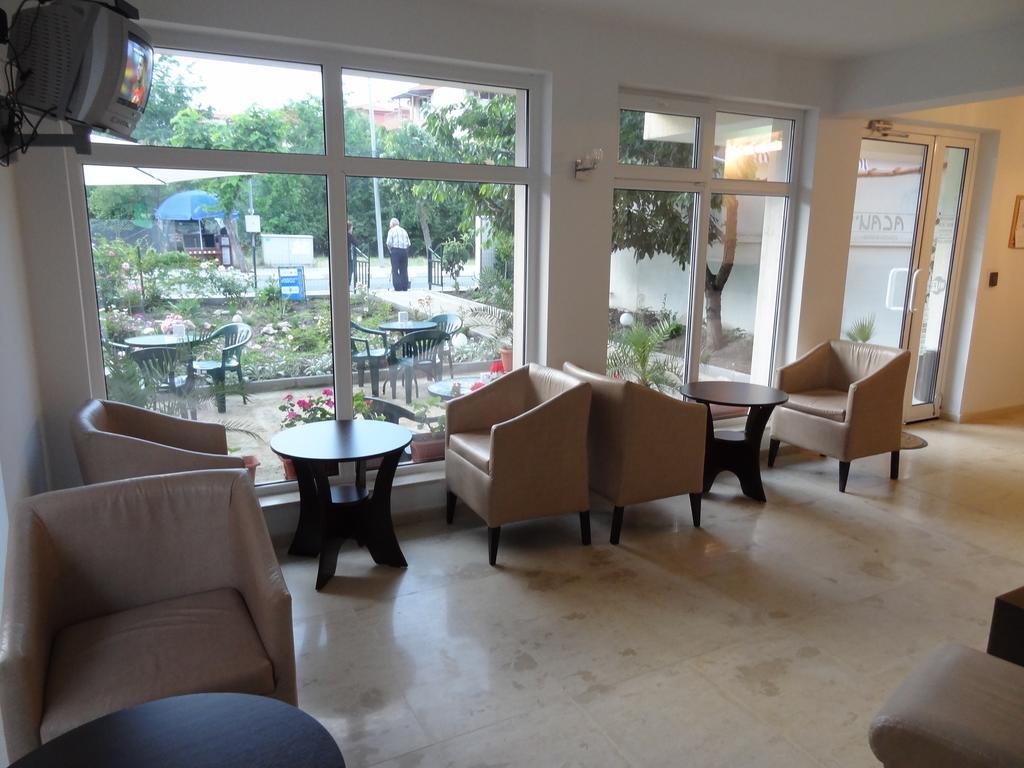 Family Нouse -Нotel Asai Ravda Luaran gambar