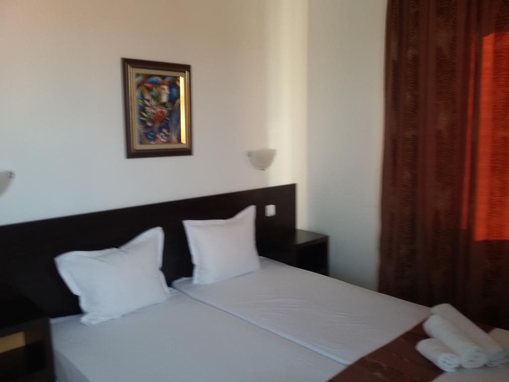 Family Нouse -Нotel Asai Ravda Luaran gambar