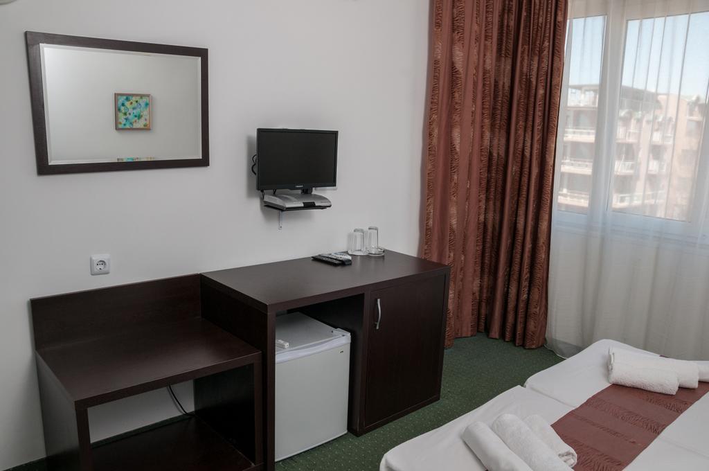 Family Нouse -Нotel Asai Ravda Luaran gambar