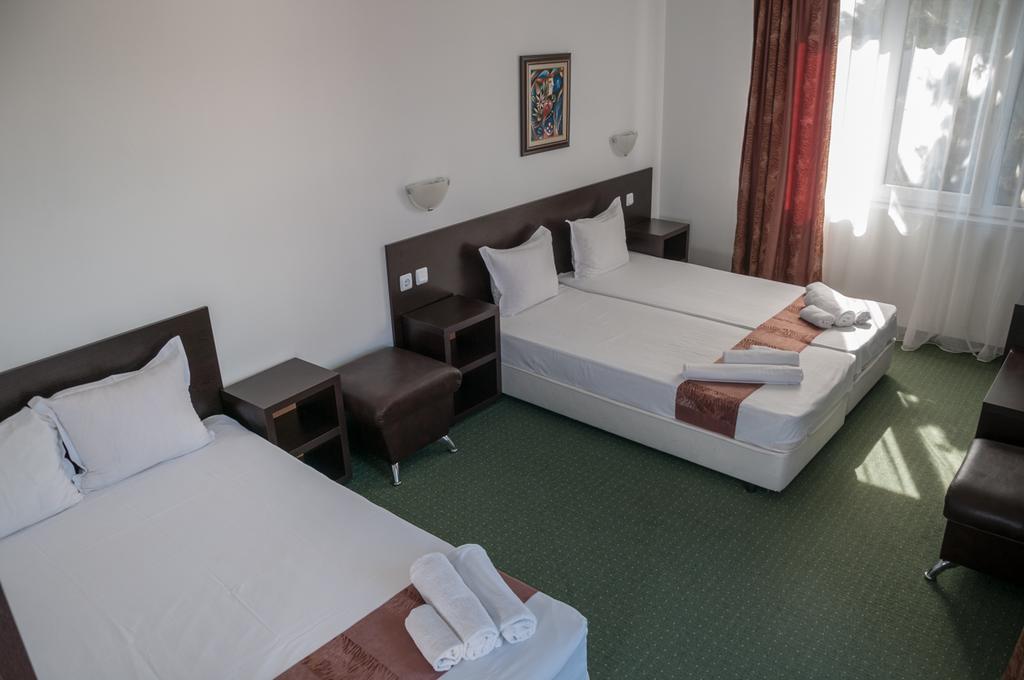 Family Нouse -Нotel Asai Ravda Luaran gambar