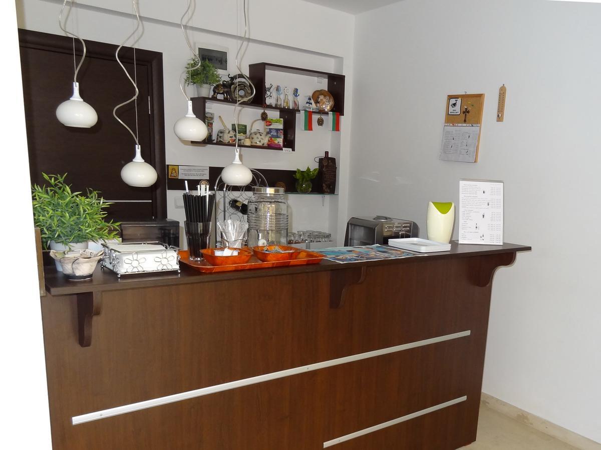 Family Нouse -Нotel Asai Ravda Luaran gambar