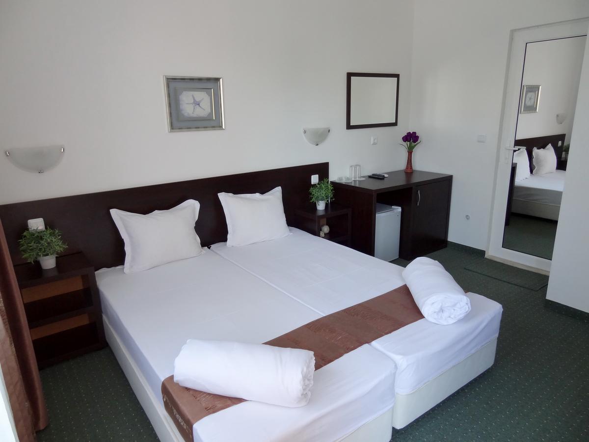Family Нouse -Нotel Asai Ravda Luaran gambar