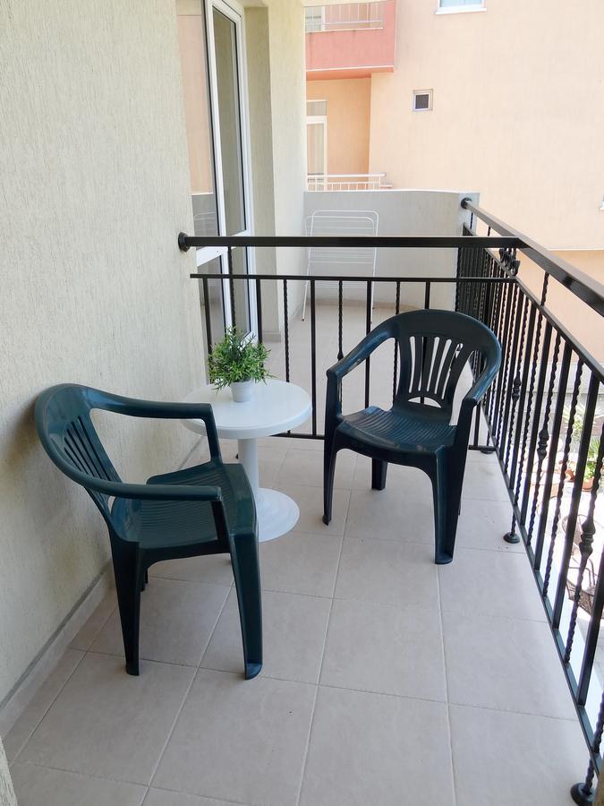 Family Нouse -Нotel Asai Ravda Luaran gambar