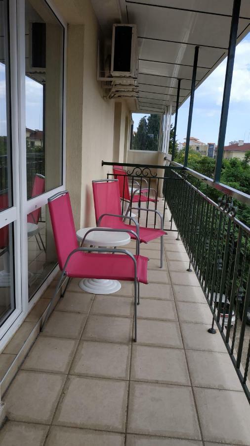 Family Нouse -Нotel Asai Ravda Luaran gambar