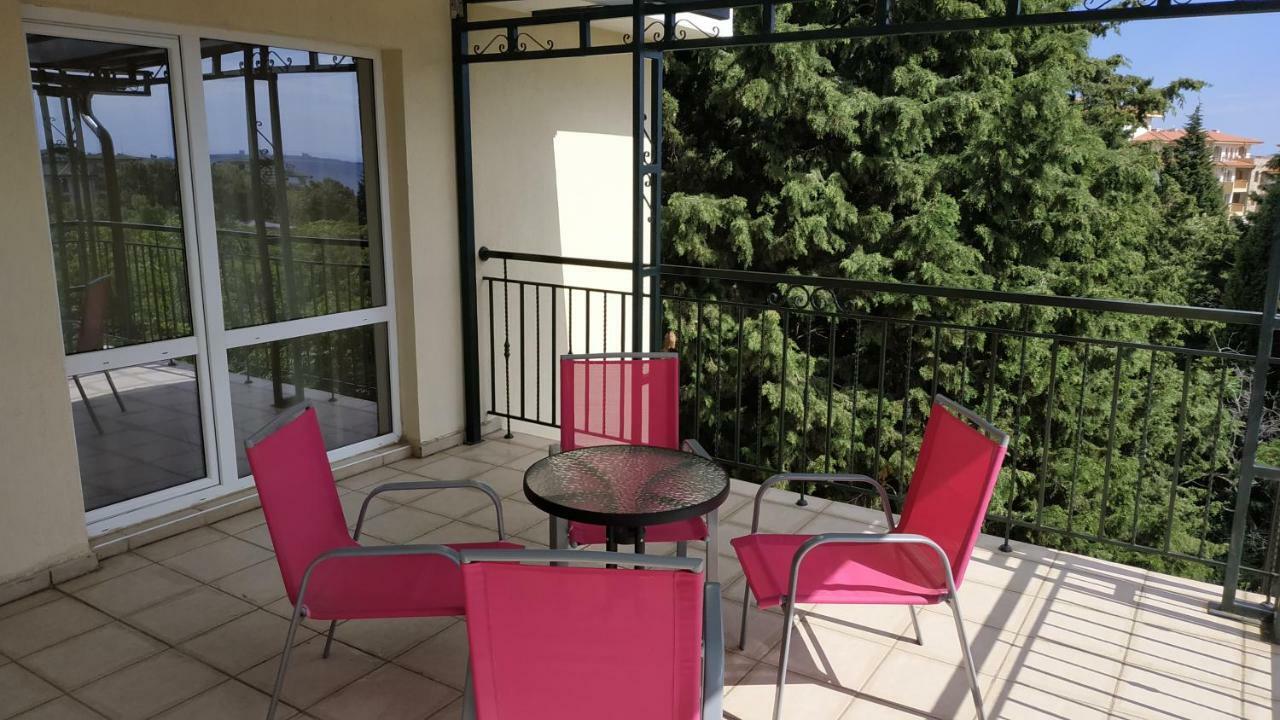 Family Нouse -Нotel Asai Ravda Luaran gambar